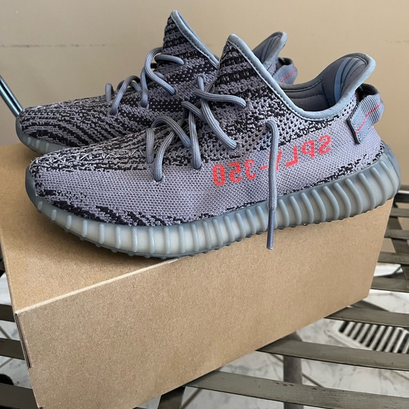 Adidas Yeezy Boost 350 v2 Beluga 2.0 size 8 9/10 condition - Picture 2 of 5